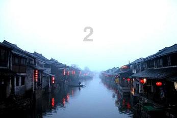 泰国二王子在美国过着万人之上的生活,看看跪拜他的是什么人?