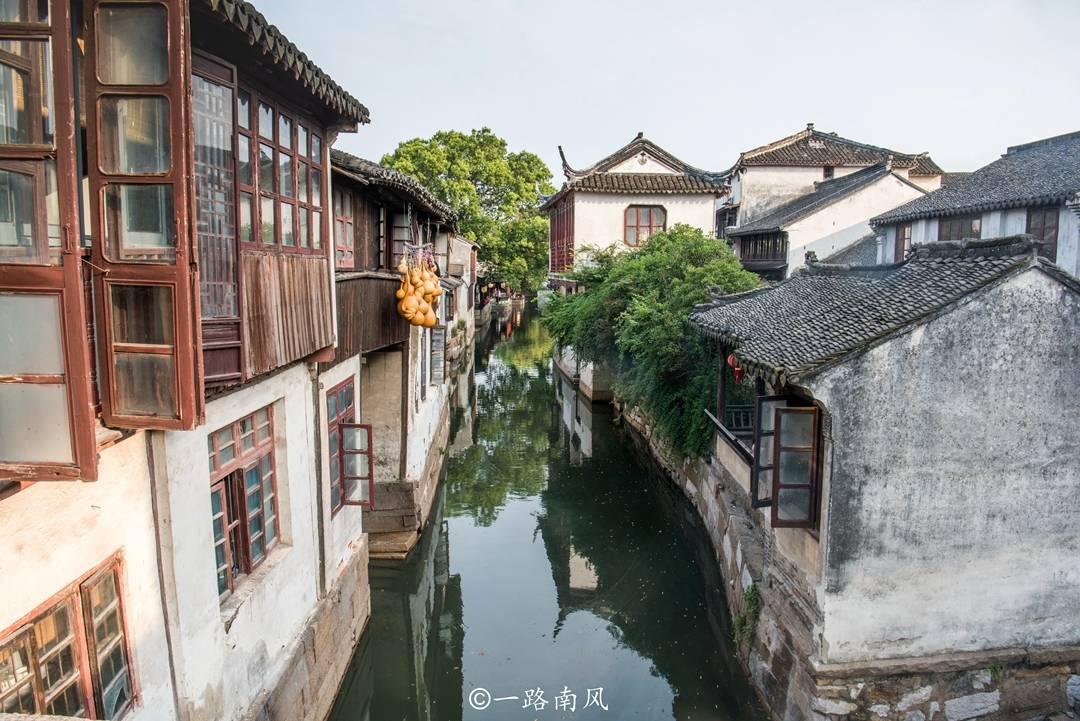 江陵又添一健身广场